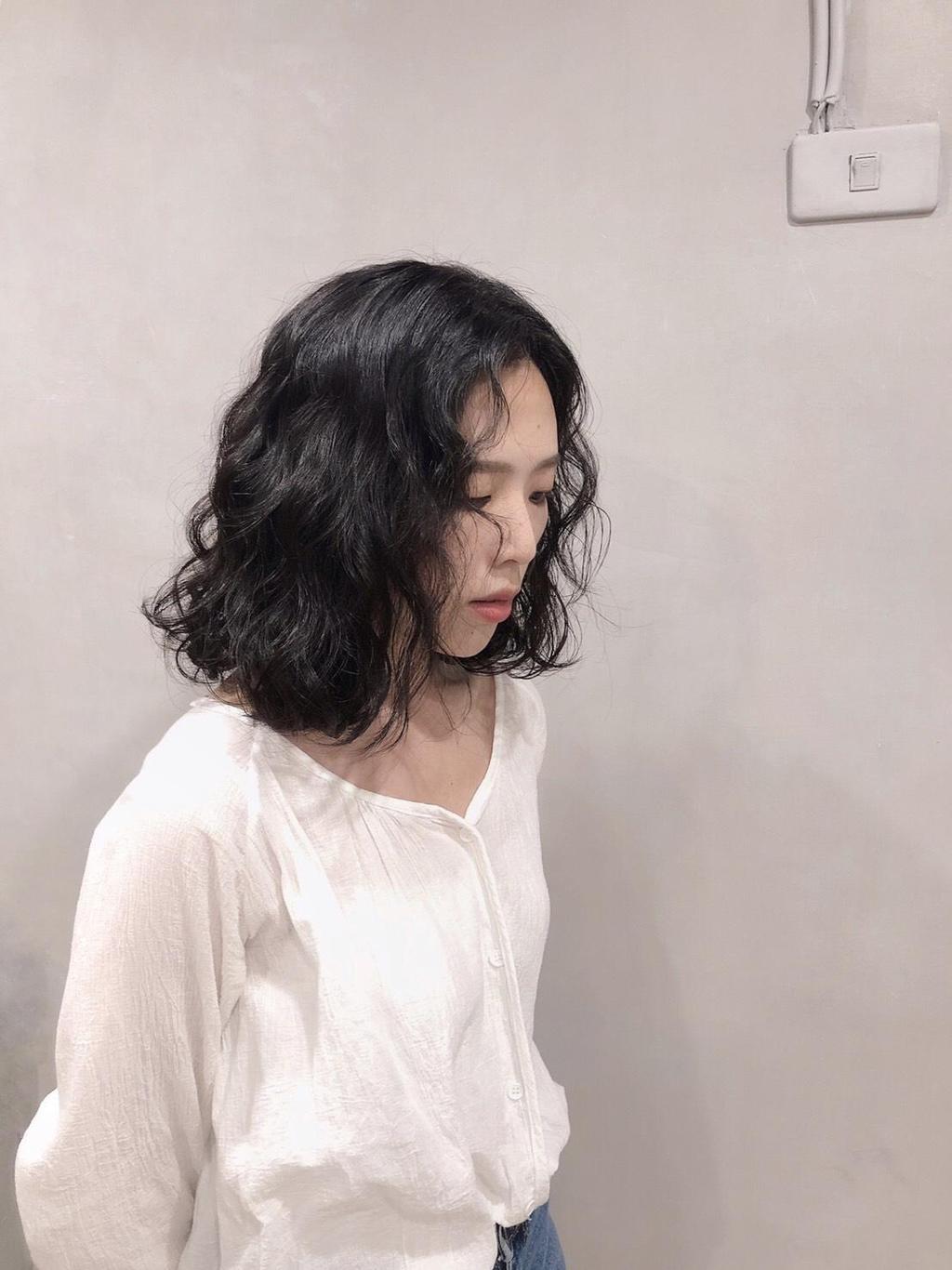 春秋女神卷髮！選氣質VS知性並行的及肩長度就對了