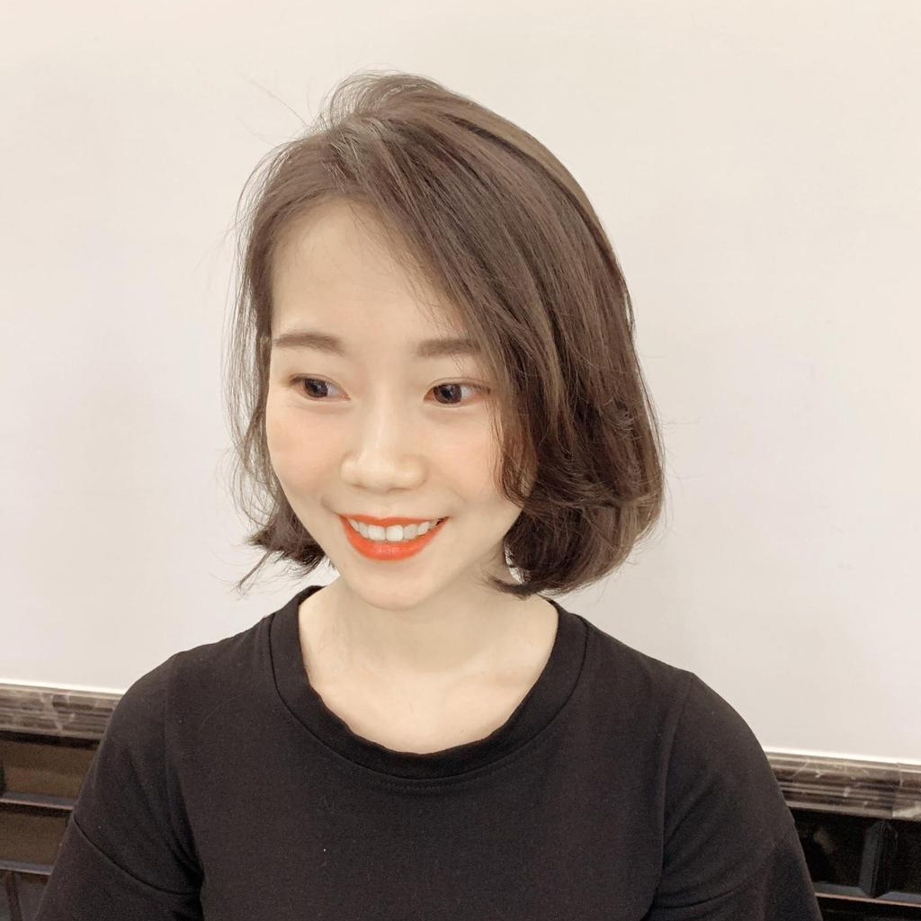 髮型不要嚴肅沉重，精準的剪裁、自然的髮色又容易好整理，才是重點！2020/3/31